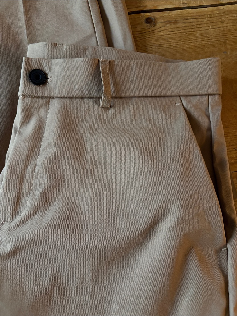 NWT Men’s SlimFit Performance no iron Chinos Zip Front Tan 33x28 - Picture 5 of 7